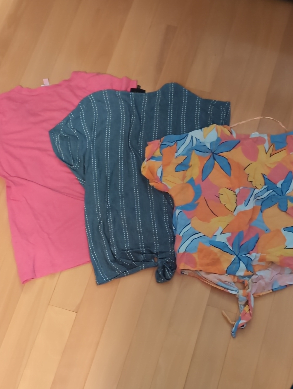 Bundle Of Garage, W5 And Joe Fresh Short Sleeve